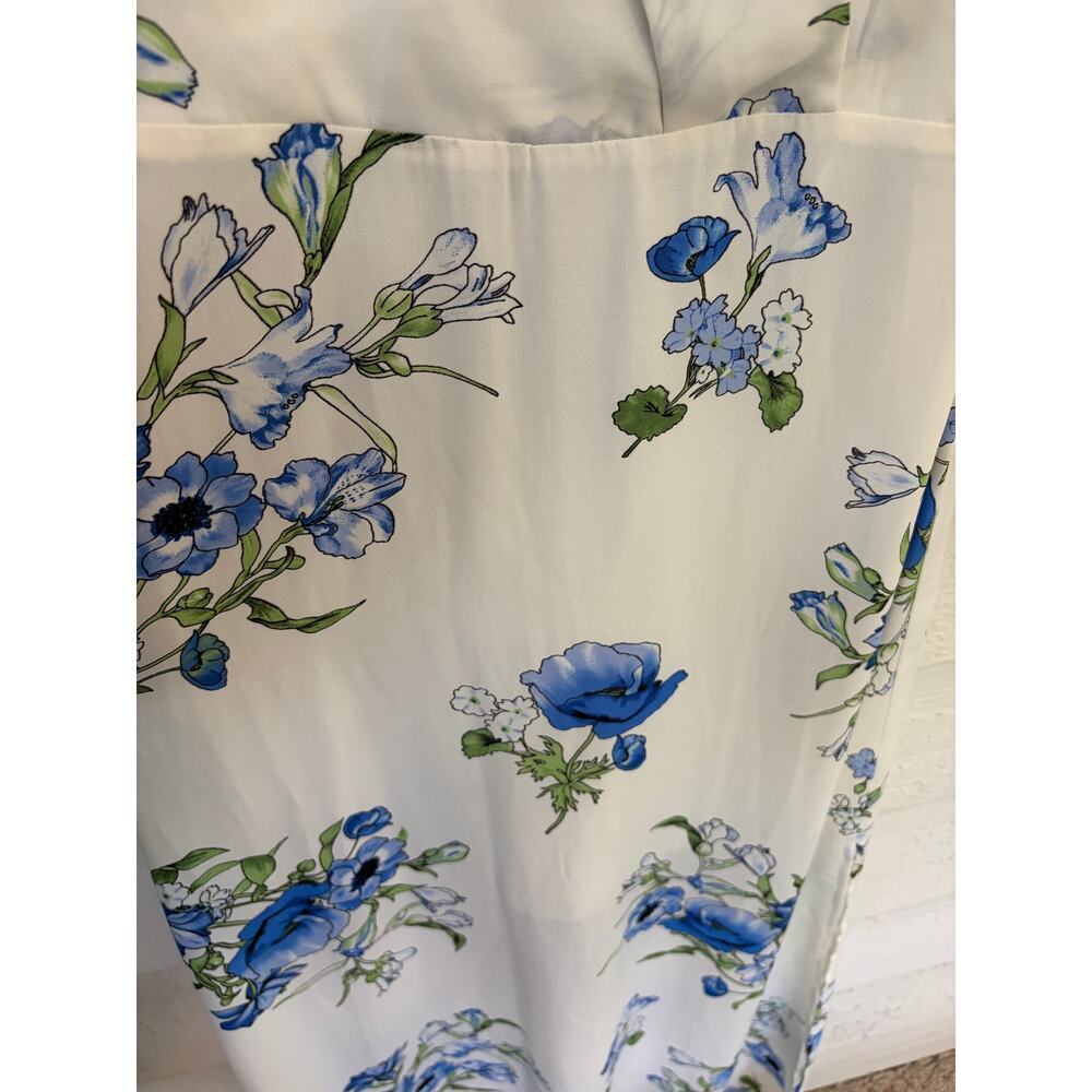 Identity Floral Halter Wide-Leg Jumpsuit – White & Blue Floral – Size M - Picture 4 of 10